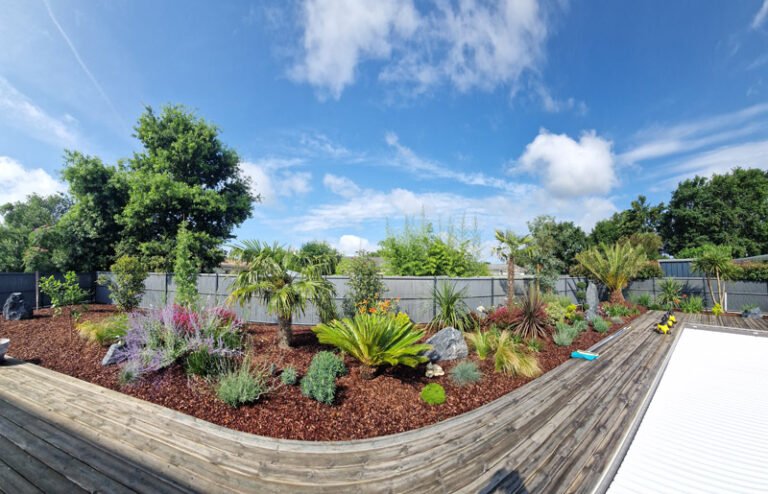 Jardin fleuri ensoleillé Andernos